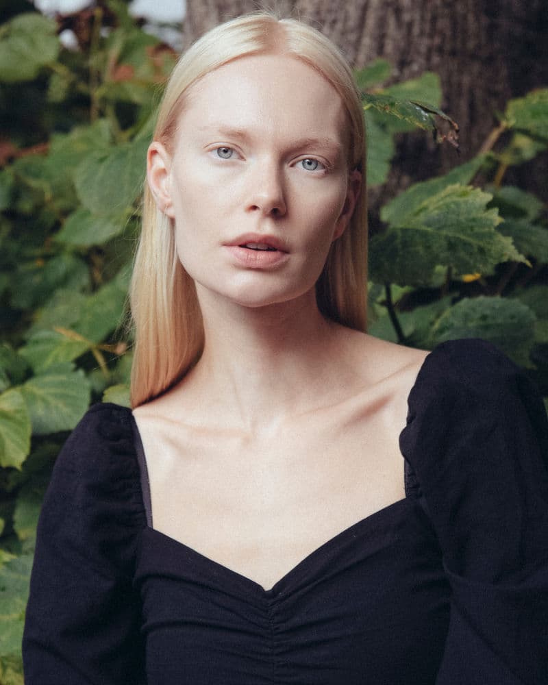model-image-Jenni