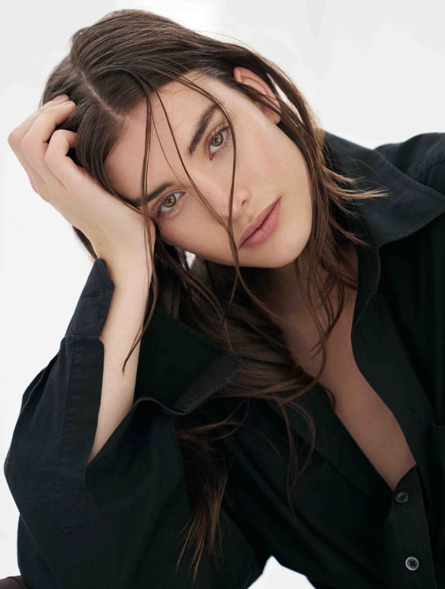model-image-Lara