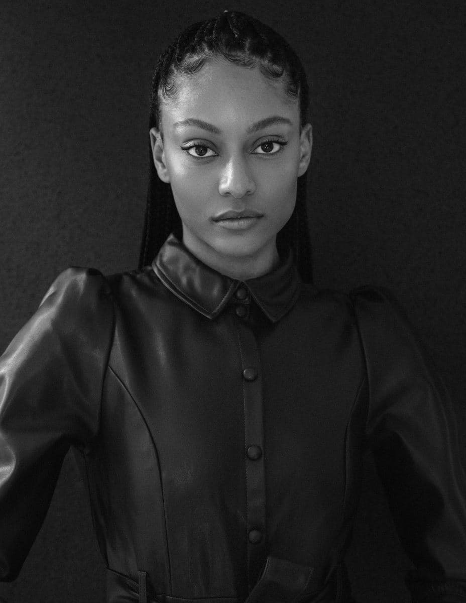 model-image-Revee