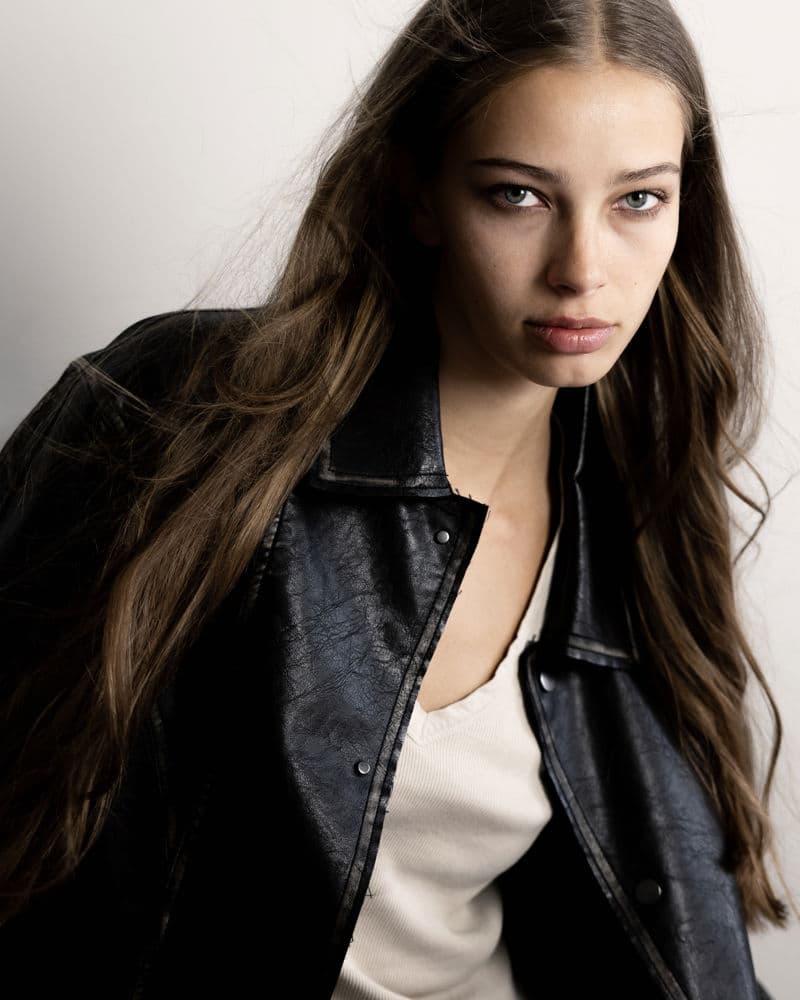 model-image-Emma
