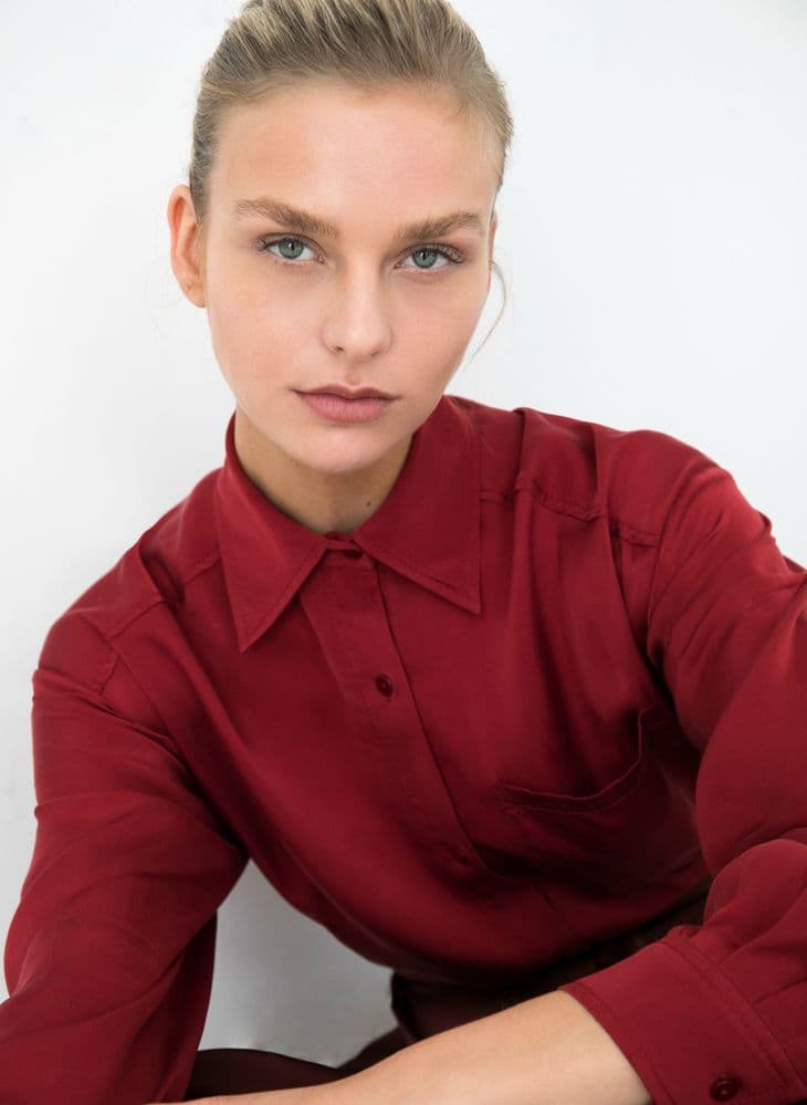 model-image-Iris